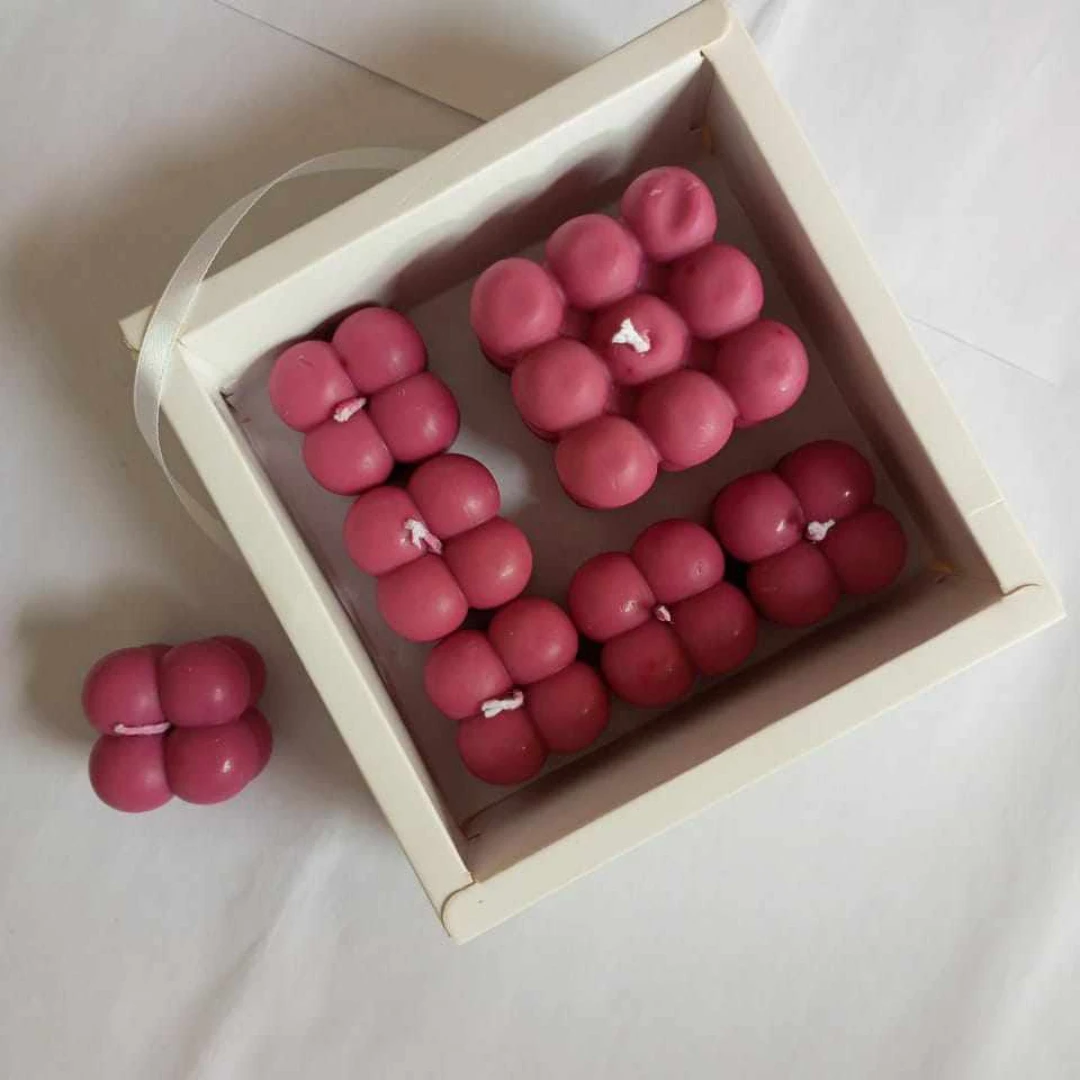 Bubble box of distinctive scented candles