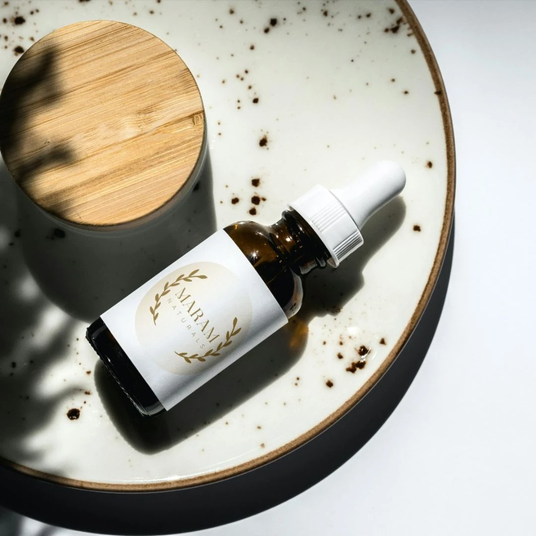 Natural Dark Spot Correcting Serum - Brightens Skin & Evens Tone
