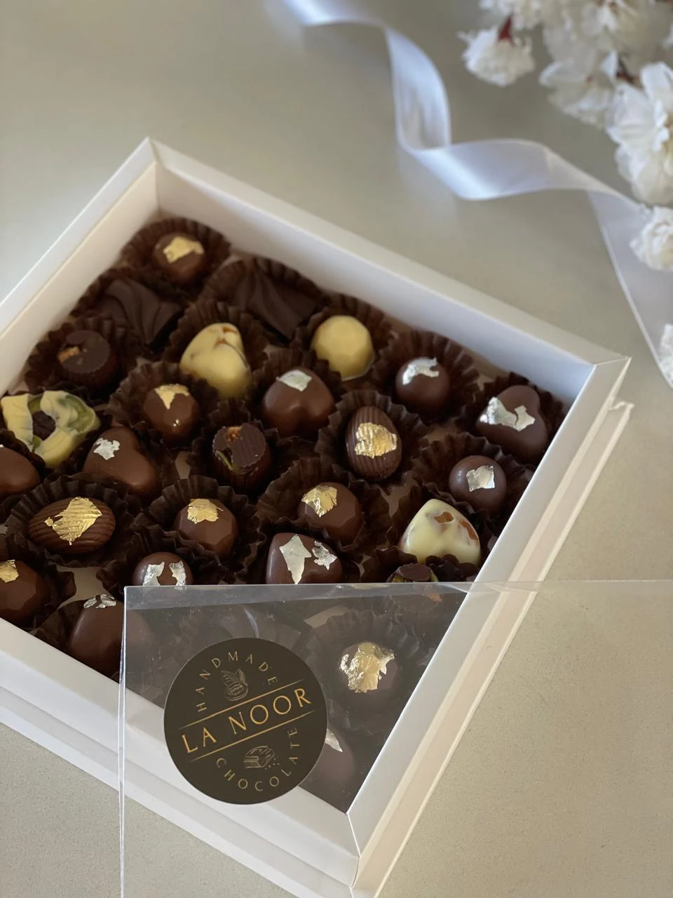 Luxury Chocolate Box – 30 Pieces with Assorted Fillings (Toffee Lemon, Caramel, 