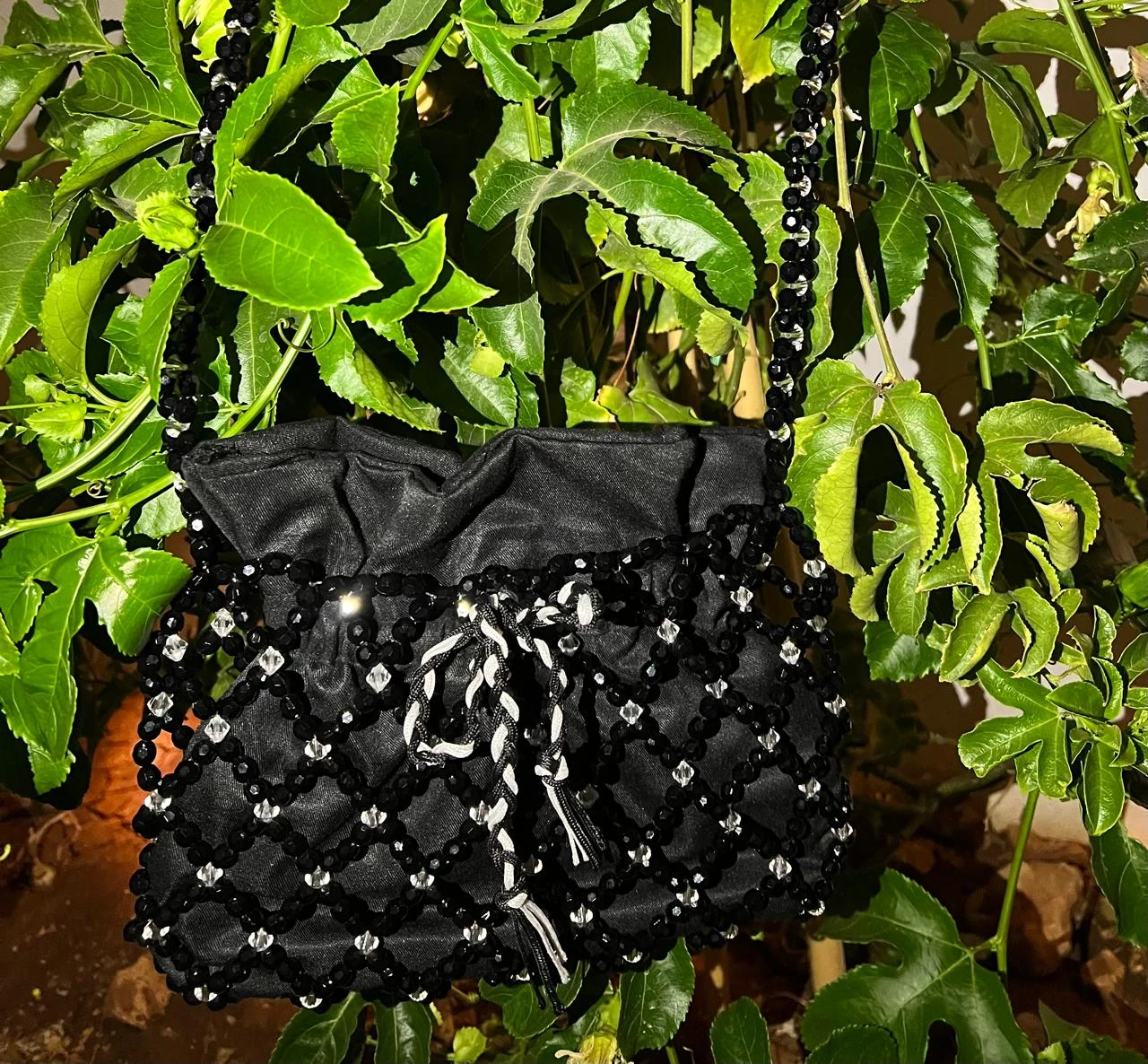 Trend Pouch Handbag | Practical Medium Size (16×23 cm) | Stylish and Modern Desi