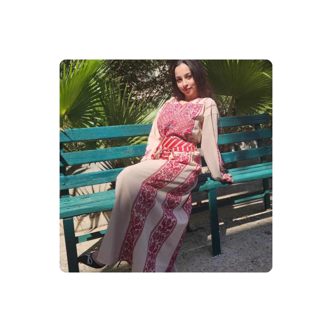 Original Hand-Embroidered Traditional Thobe – Pre-Loved in Excellent Condition –