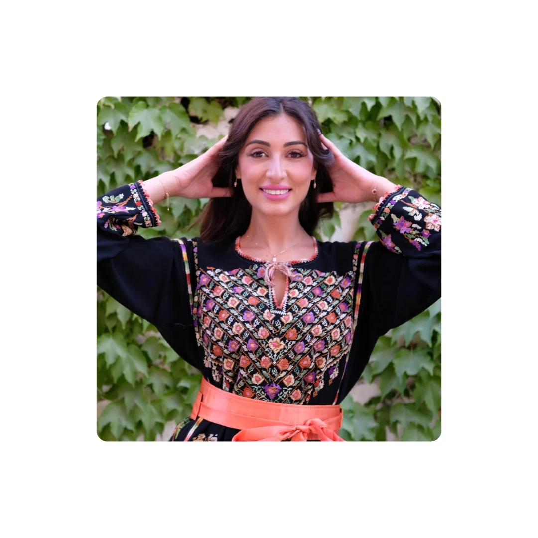 Original Hand-Embroidered Traditional Thobe – Pre-Loved in Excellent Condition –