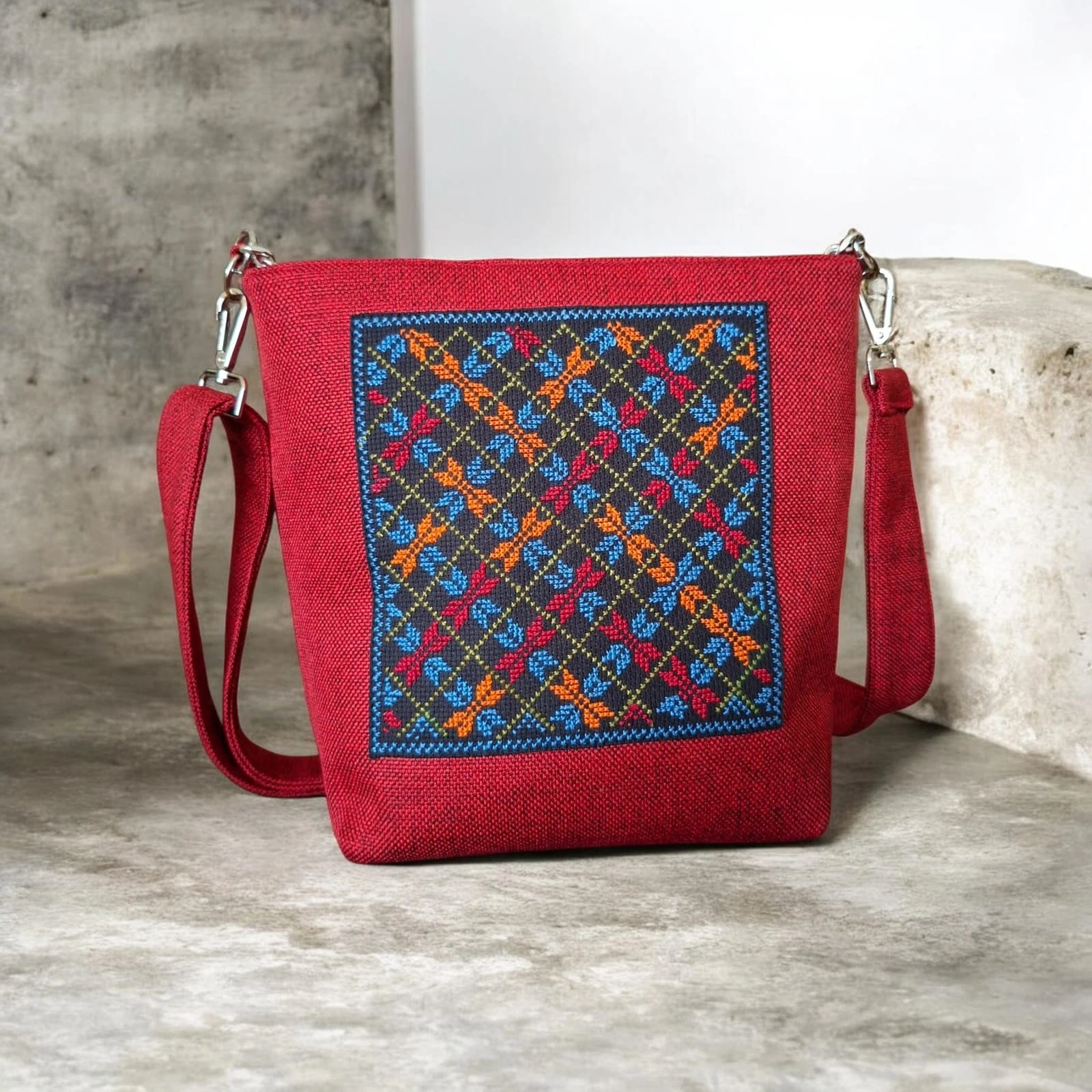 Handbag – Collection of Palestinian Stitches