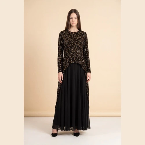 Pre-Loved Black & Gold Embellished Maxi Dress – Size 46